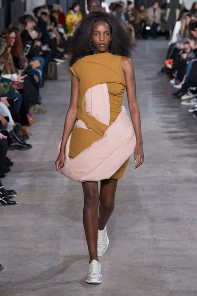 Look 9